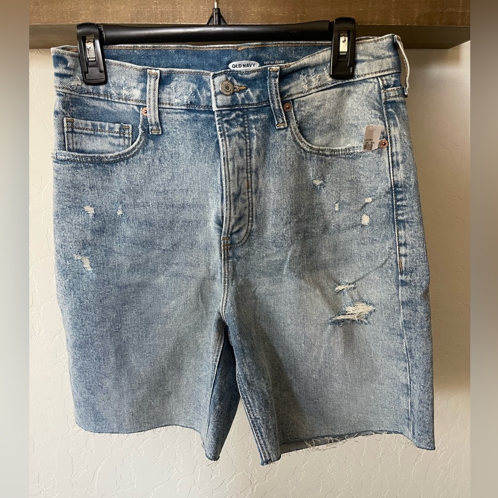 Old Navy| Sky High Short in Extra High Rise, Size 8•••Bermuda Style, NWT jorts